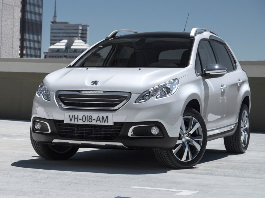 2014-Peugeot-2008-Front-Angle noleggio a lungo termine