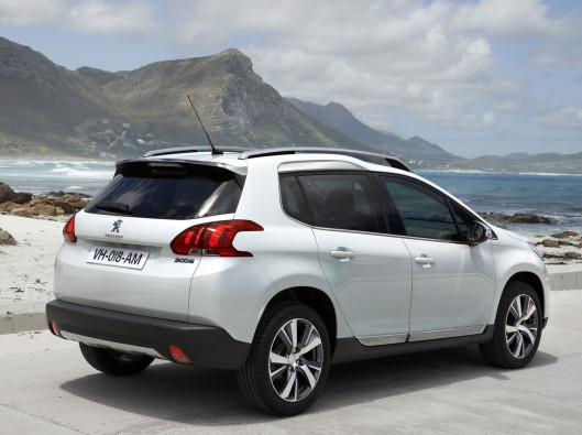 2014-Peugeot-2008-Rear-Side noleggio a lungo termine