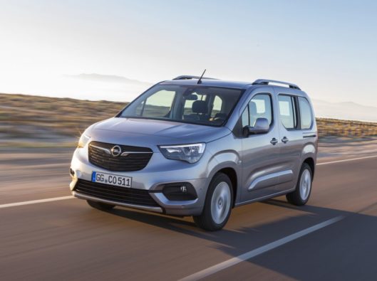 Opel-Combo-2018 a noleggio lungo termine