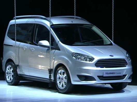 2014-Ford-Tourneo-Courier-front-three-quarters-view-1024x640 noleggio a lungo termine veicoli commerciali