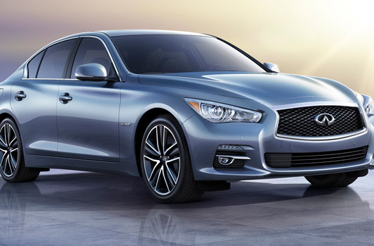 Infiniti-Q50 a noleggio a lungo termine di classe