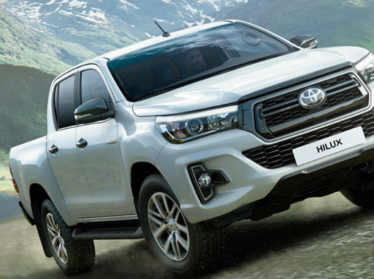 2022-Toyota-Hilux-noleggio lungo termine