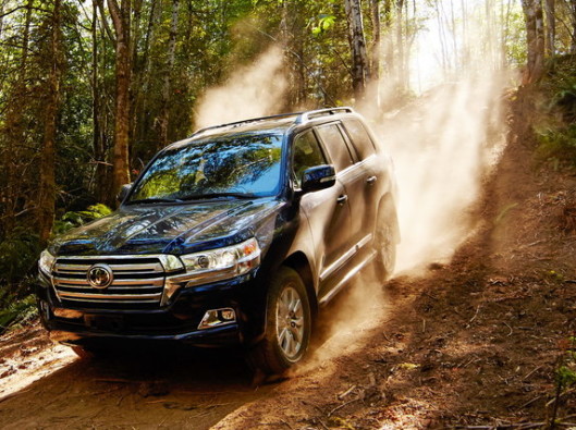 Toyota Land Cruiser V8 a noleggio lungo termine