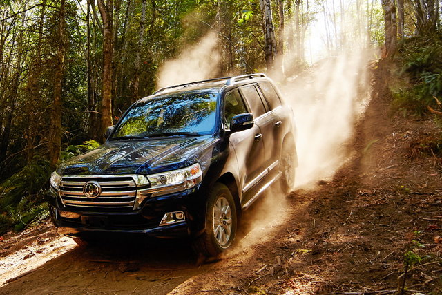 Toyota Land Cruiser V8 a noleggio a lungo termine